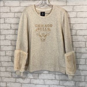 FisLL NBA Chicago bulls sweater faux fur detail XL